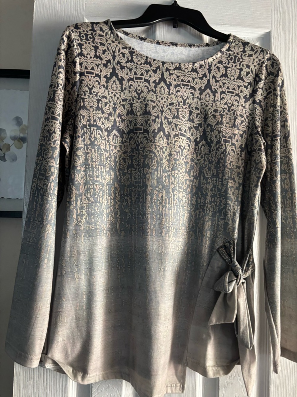 Patterned Long Sleeve Tunic Top in Metallic Taupe